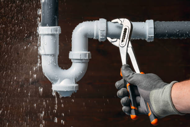 Professional Gas Line Repair technician working in Arcola, IL